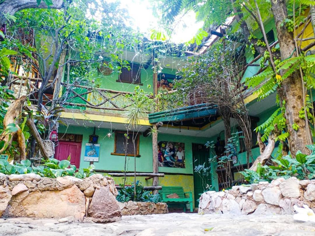 Hostal Dona Chava Pedernales Exterior foto